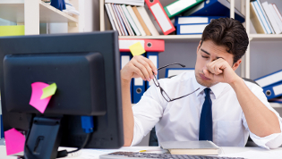 Unzufriedenheit mit dem Job, Überarbeiteter Büro-Mitarbeiter, Führungskraft
