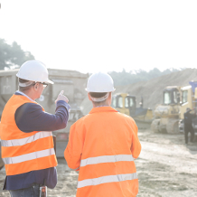 Ingenieur auf Baustelle, Ingenieurmangel, Fachkräftemangel, Bauingenieur